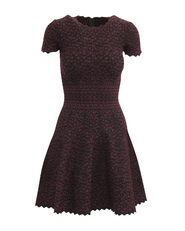 Bohemian Vibe Alaïa Printed Short Sleeve Mini Dress in Burgundy Viscose