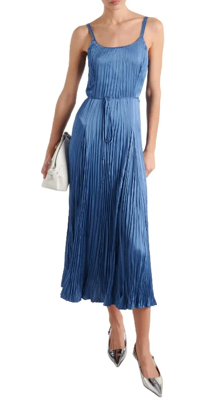 Chic Style Pleated Midi Dress In Cadet Blue