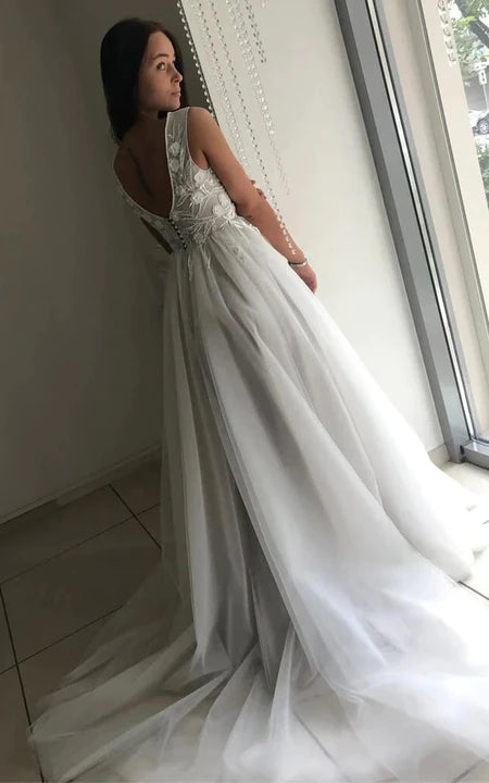 Fashion-Forward Outfits V-neck Sleeveless A-line Sweep Train Wedding Dress with Applique Top