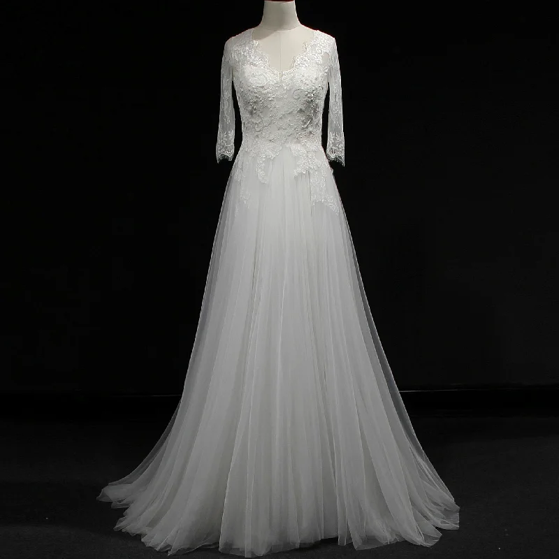 Fashion For Every Occasion Three Quarter Sleeve A-line Tulle Wedding Dress with Vneck