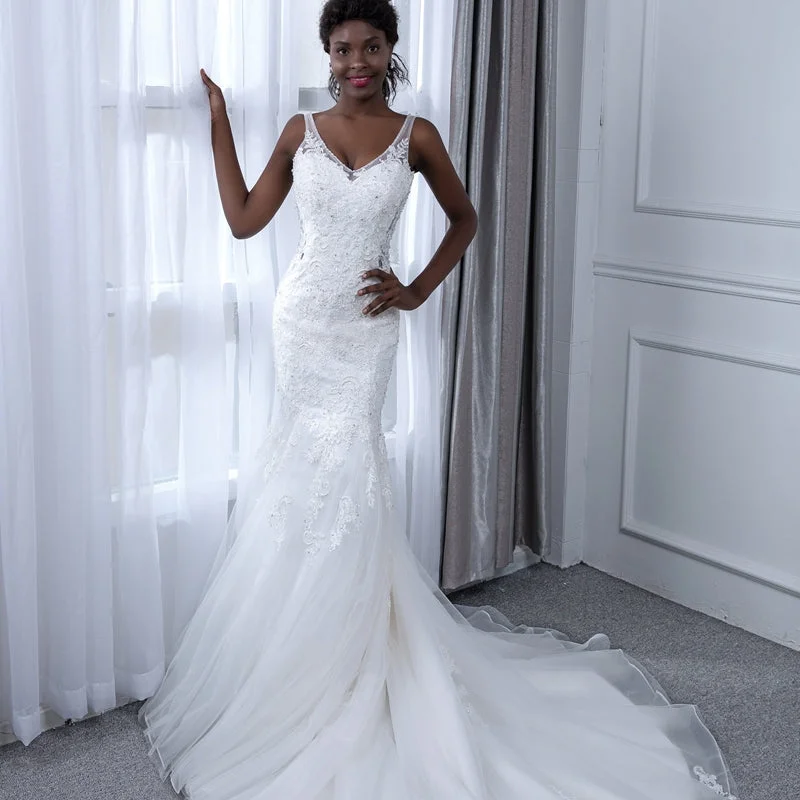 Score Big On Glamorous Red - Carpet Styles White Lace Mermaid Wedding Dress V-Neck Appliques