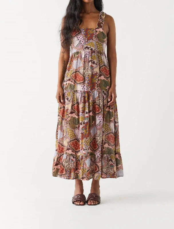 Fashion-Forward Outfits Sleeveless Tiered Maxi Dress In Paisley Medallion