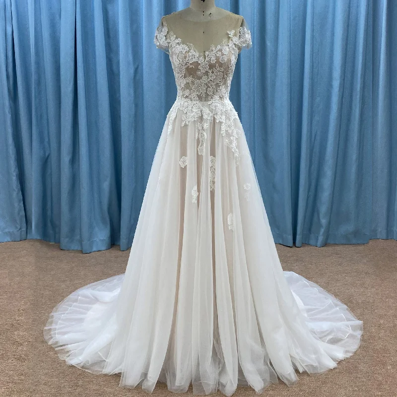 Trend Alert Elegant Cap Sleeve Tulle Lace Sheath Wedding Dress with Sheer Neck