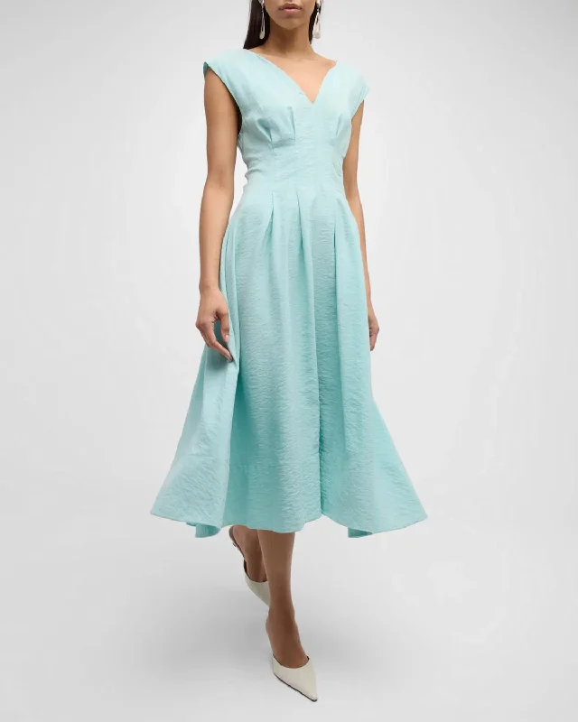 Great Prices On Feminine Styles Marcie Seamed Midi Dress In Eggshell Blue